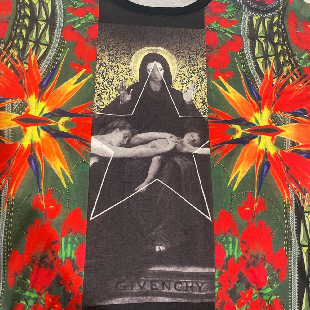 Givenchy - Picture 6 of 11